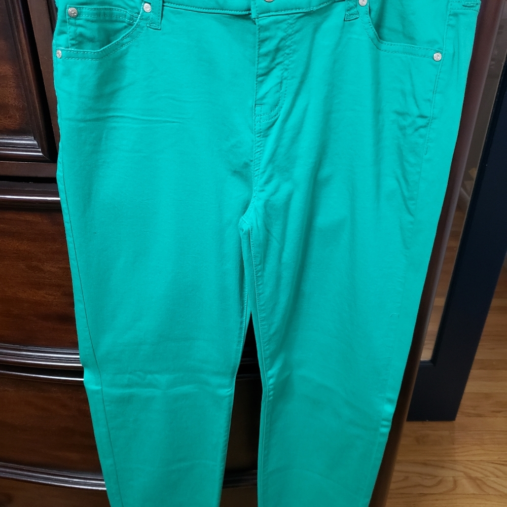 Celebrity Pink, Size large, green
